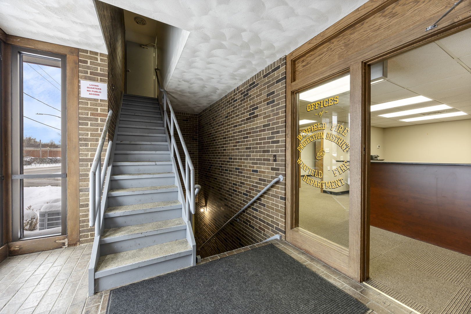 27W530 High Lake Avenue, Winfield, IL 60190