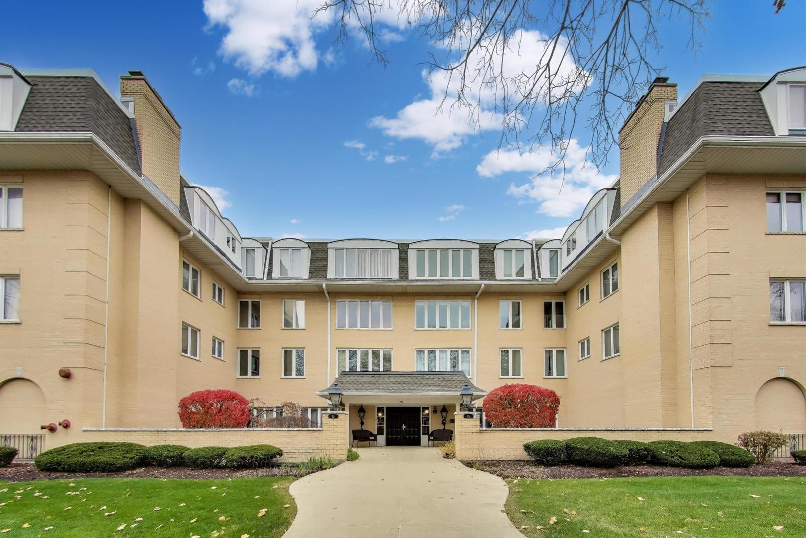 75 S 6th Avenue #204, La Grange, IL 60525