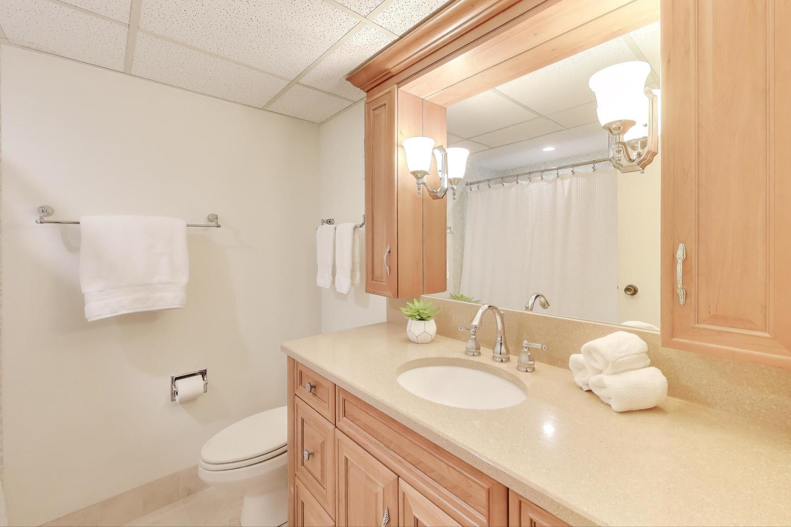 75 S 6th Avenue #204, La Grange, IL 60525