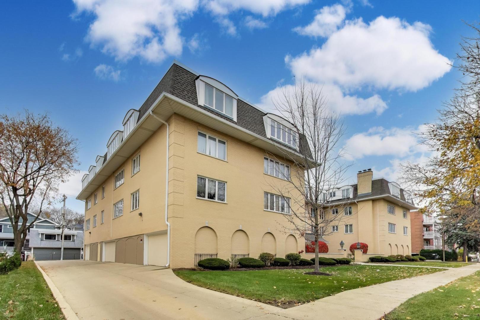 75 S 6th Avenue #204, La Grange, IL 60525