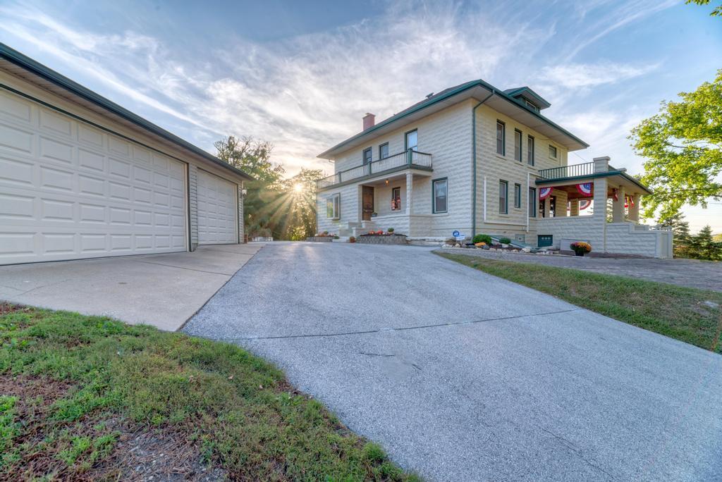 8611 Archer Avenue, Willow Springs, IL 60480