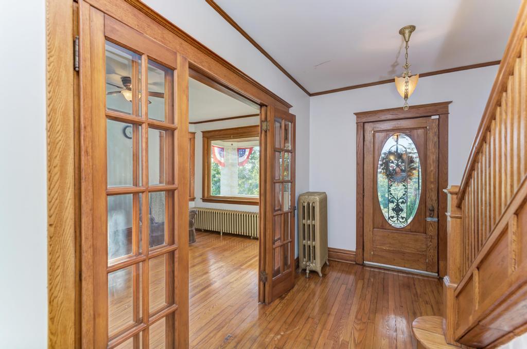 8611 Archer Avenue, Willow Springs, IL 60480