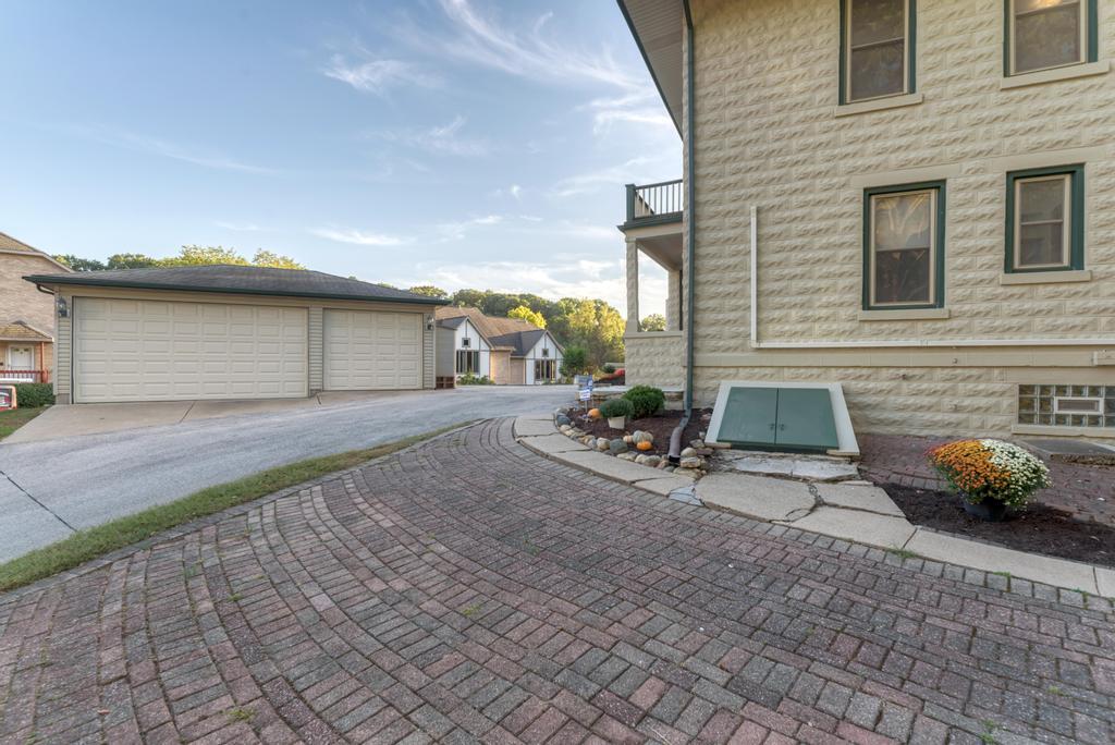 8611 Archer Avenue, Willow Springs, IL 60480