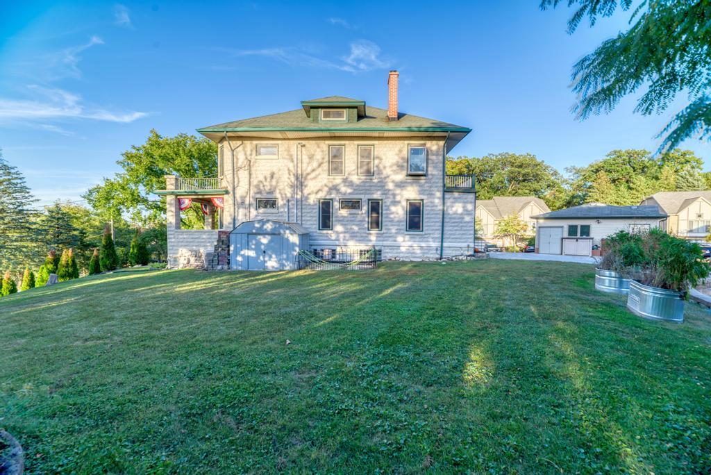 8611 Archer Avenue, Willow Springs, IL 60480