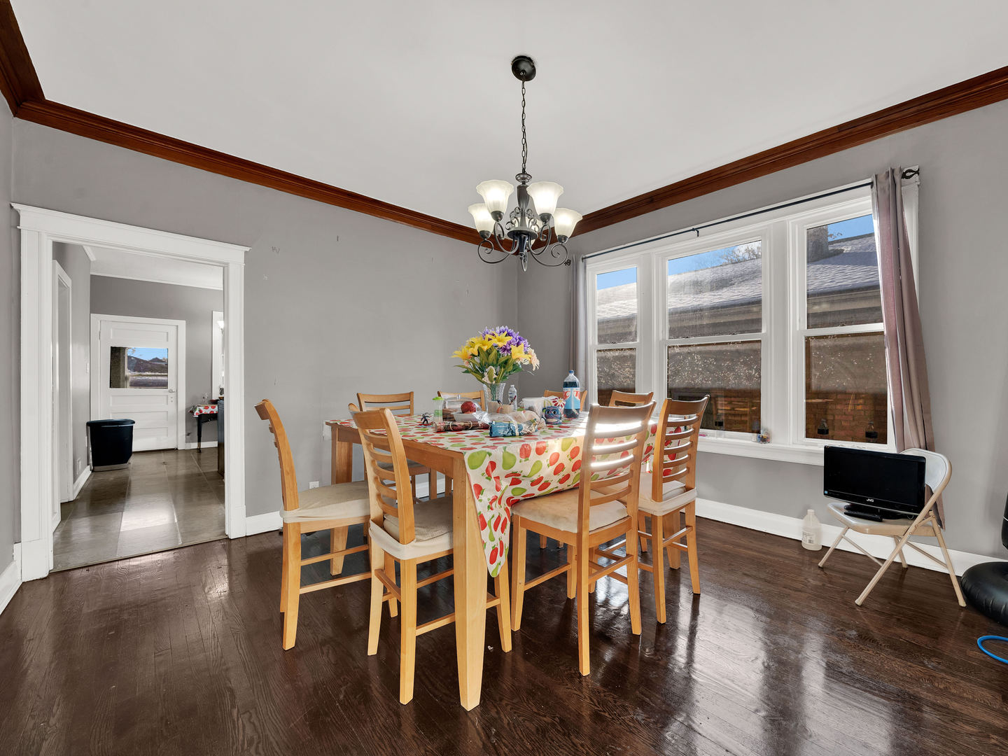 6333 S Whipple Street, Chicago, IL 60629