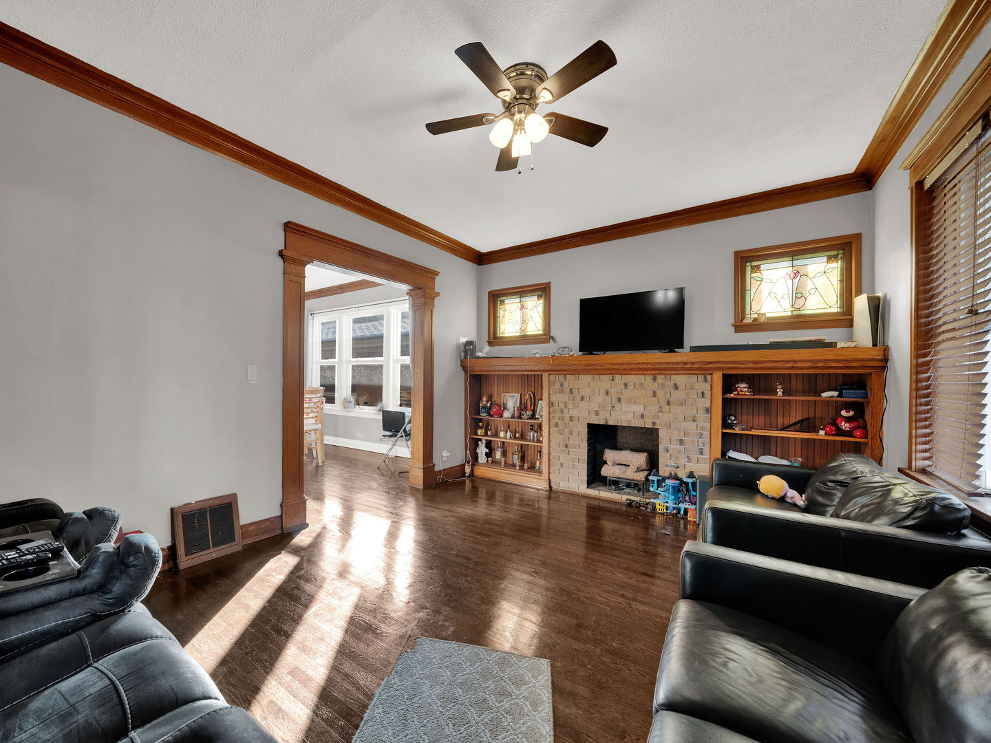 6333 S Whipple Street, Chicago, IL 60629