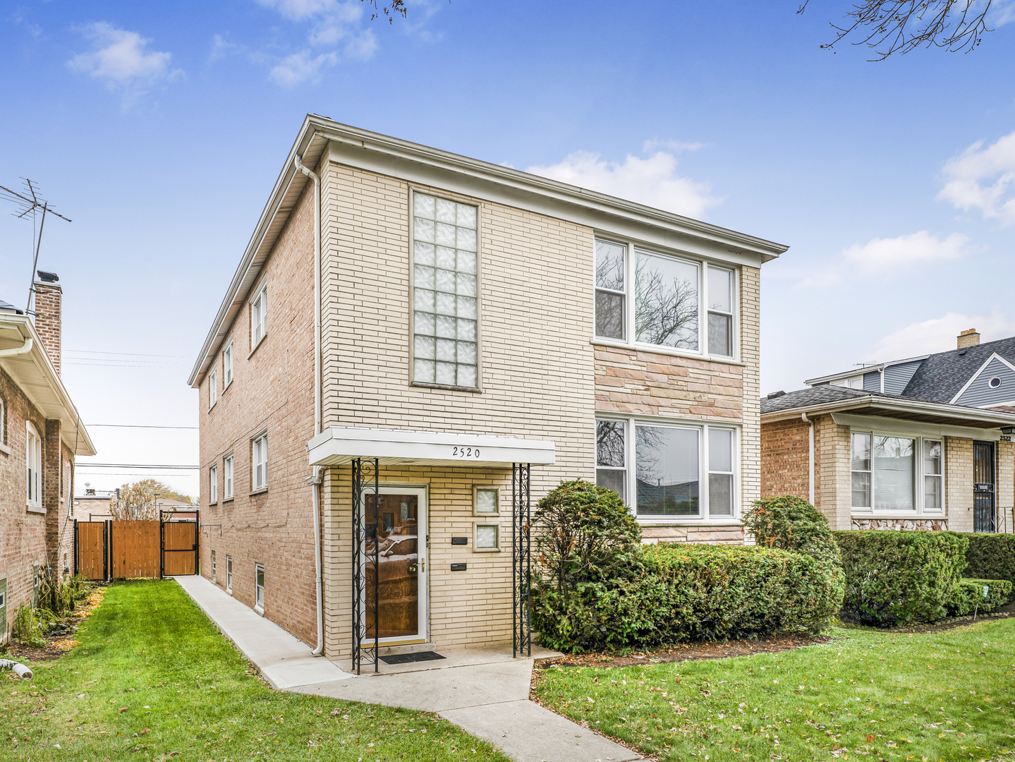 2520 N Neva Avenue, Chicago, IL 60707