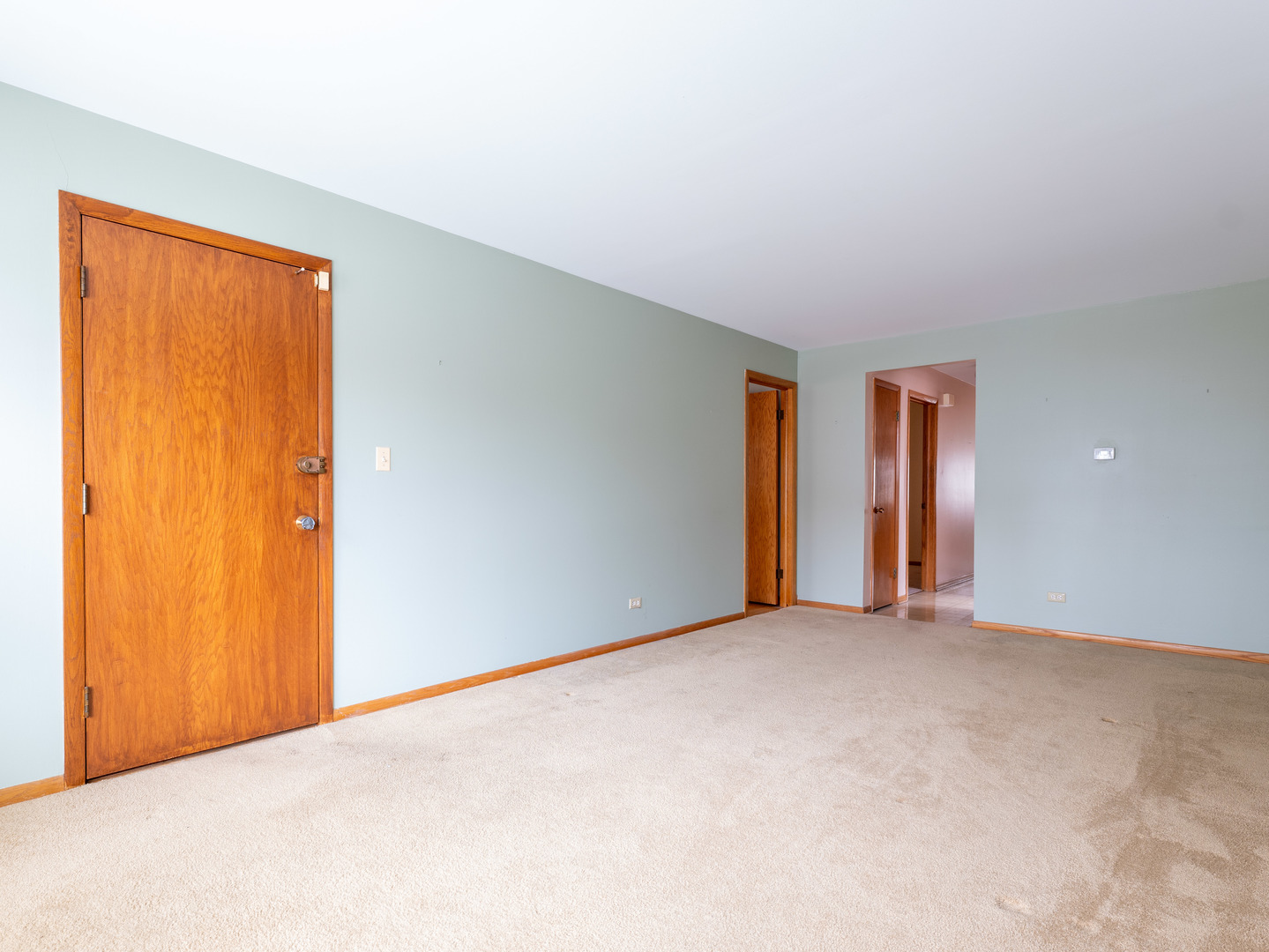 2520 N Neva Avenue, Chicago, IL 60707