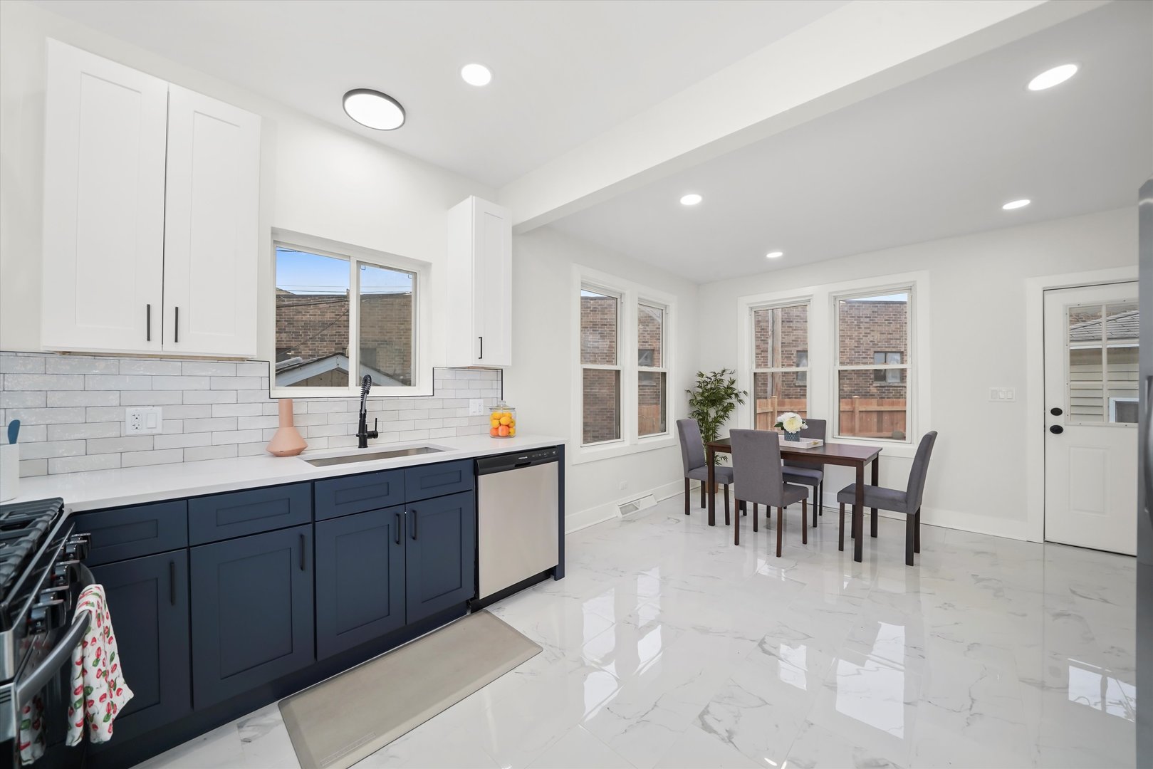 4617 N Lowell Avenue, Chicago, IL 60630