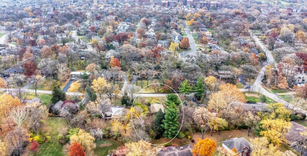 6410 Blackhawk Trail, Indian Head Park, IL 60525