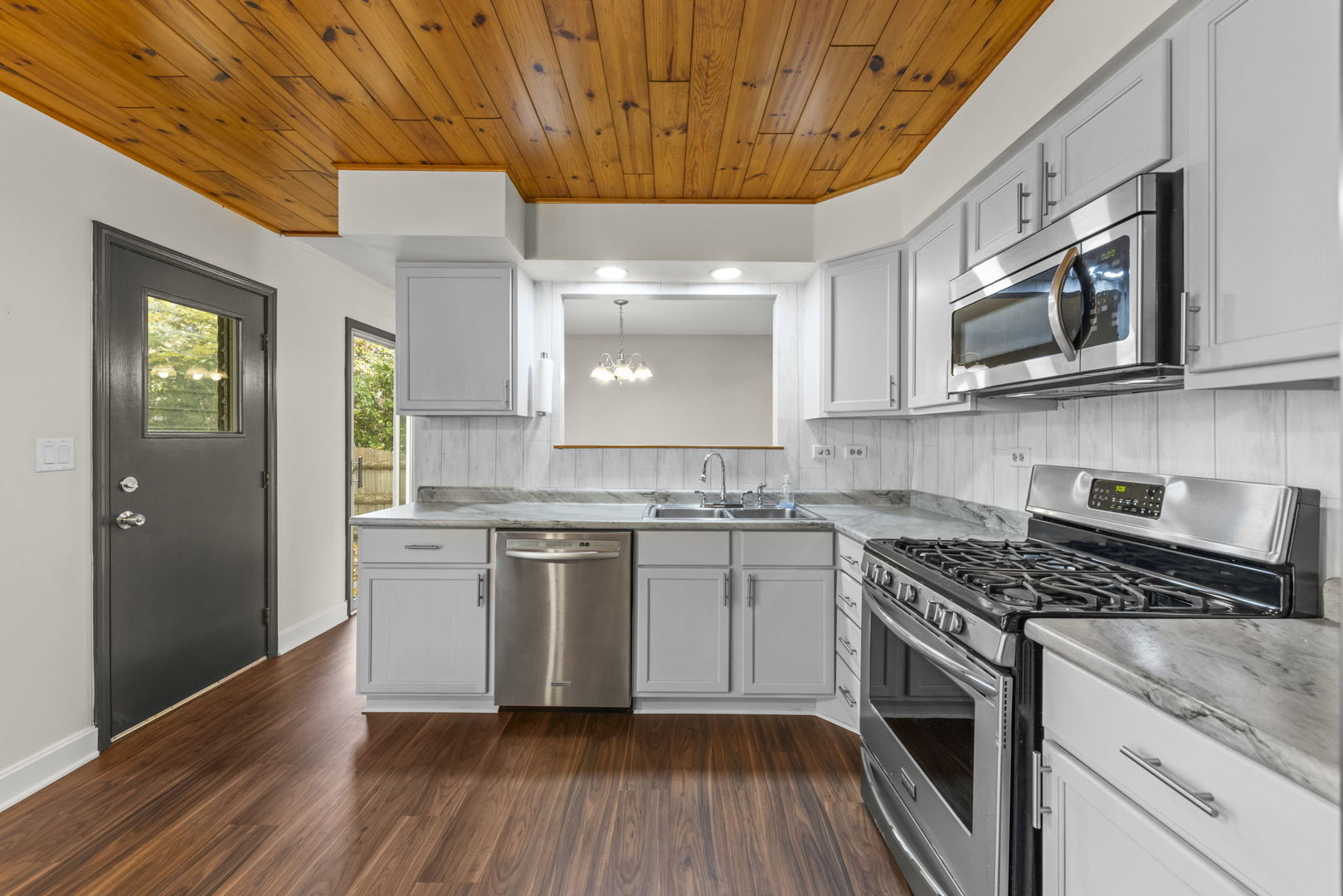 1217 EVERGREEN Avenue, Naperville, IL 60540