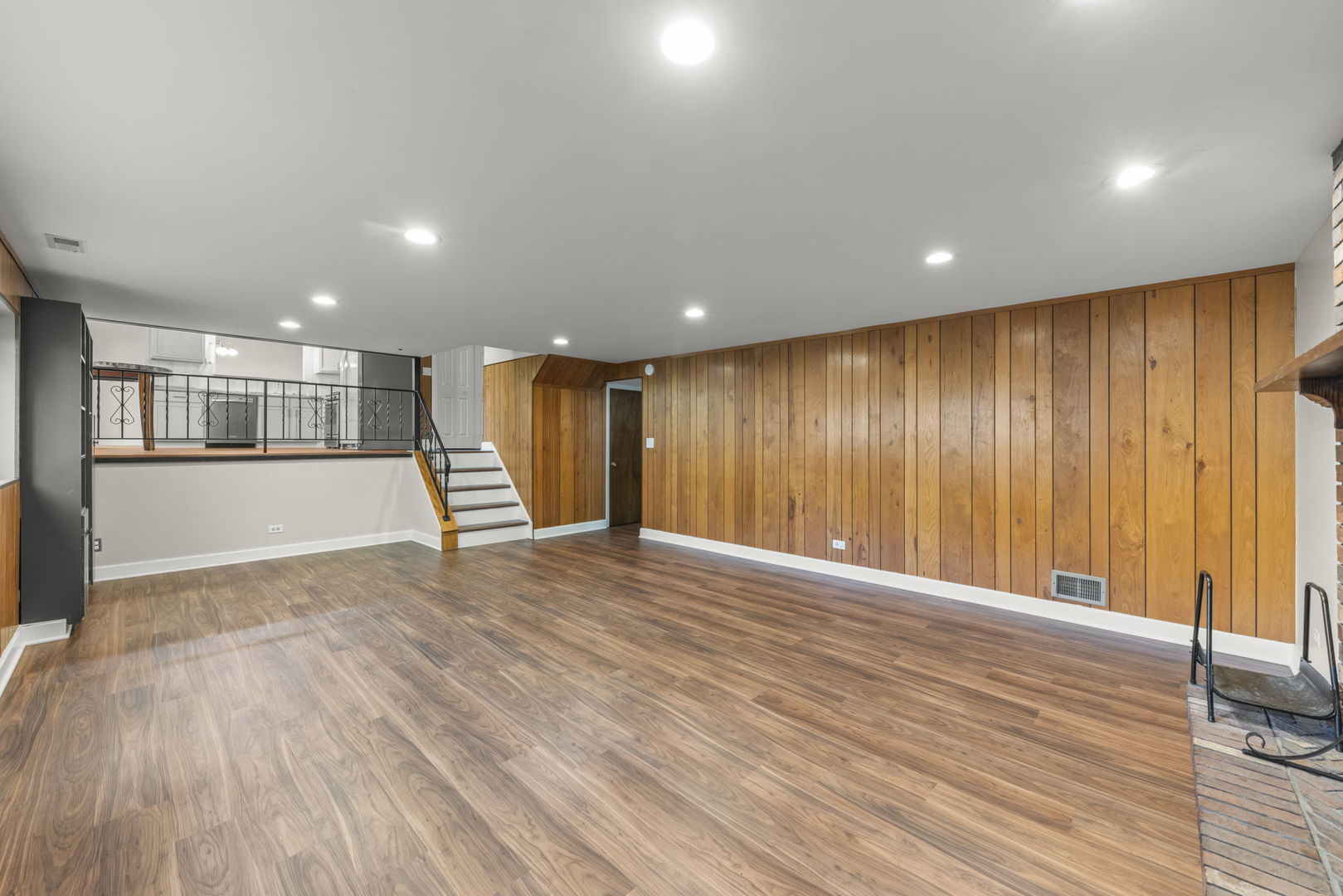 1217 EVERGREEN Avenue, Naperville, IL 60540