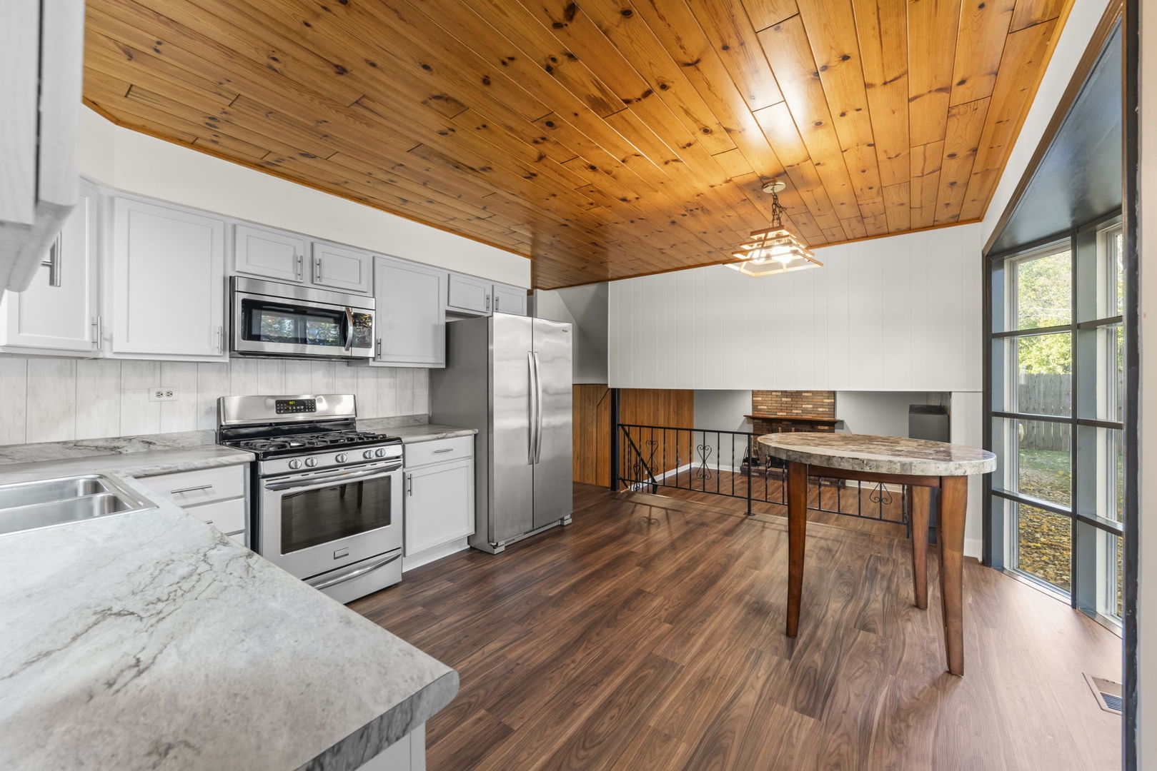 1217 EVERGREEN Avenue, Naperville, IL 60540