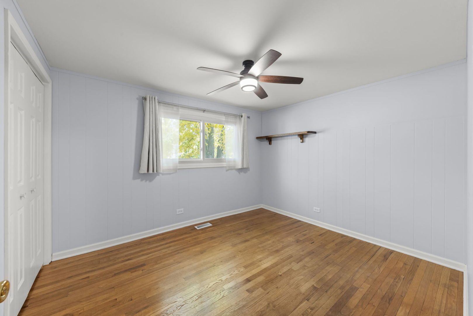 1217 EVERGREEN Avenue, Naperville, IL 60540