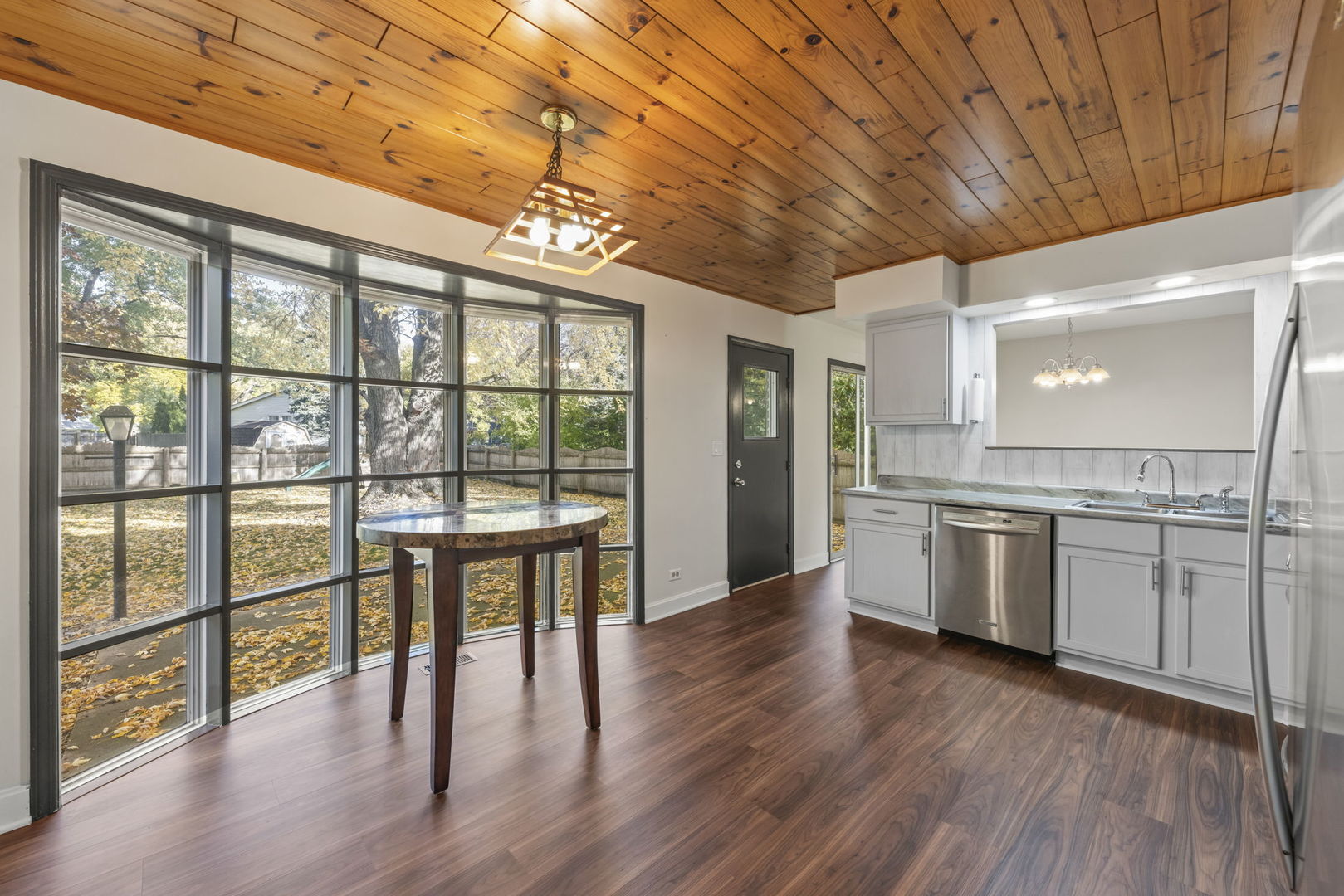 1217 EVERGREEN Avenue, Naperville, IL 60540