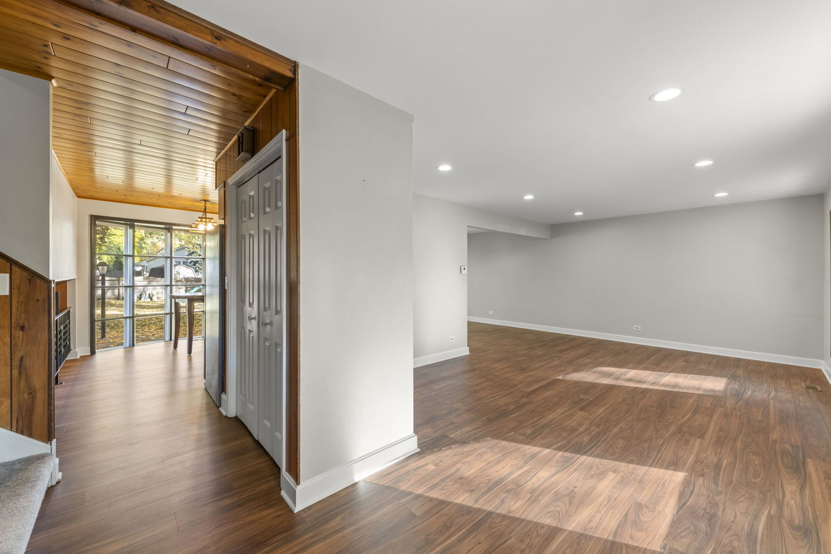 1217 EVERGREEN Avenue, Naperville, IL 60540