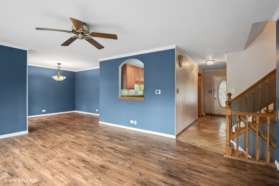 234 S CEDARCREST Drive, Schaumburg, IL 60193