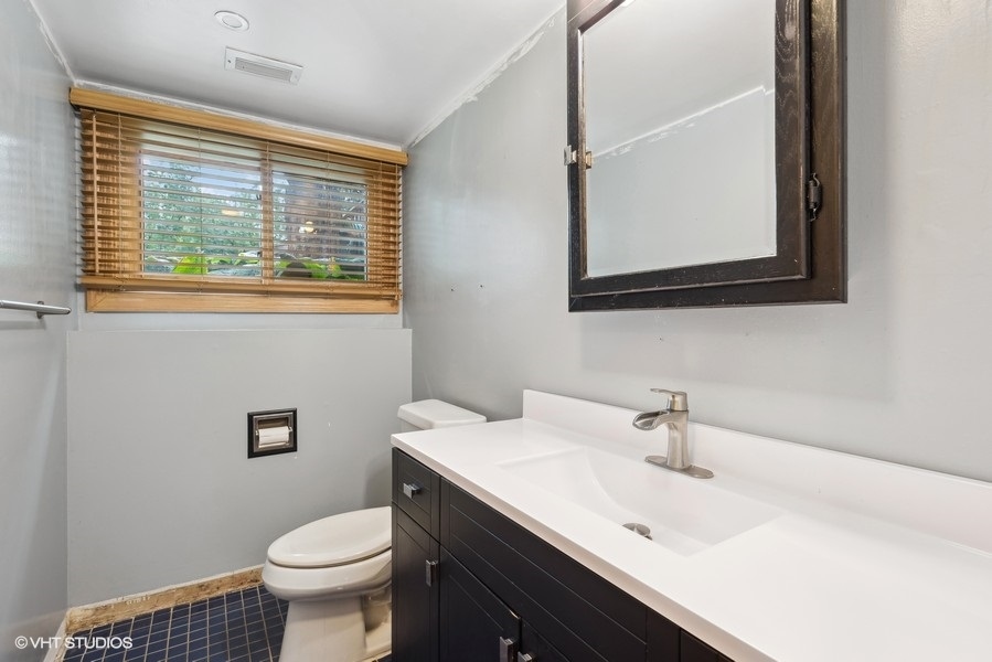 234 S CEDARCREST Drive, Schaumburg, IL 60193