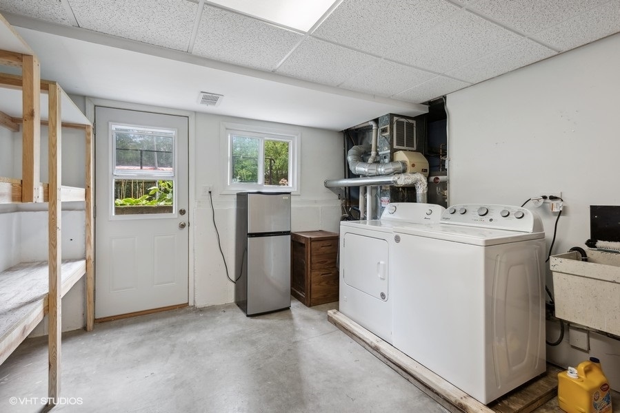 234 S CEDARCREST Drive, Schaumburg, IL 60193