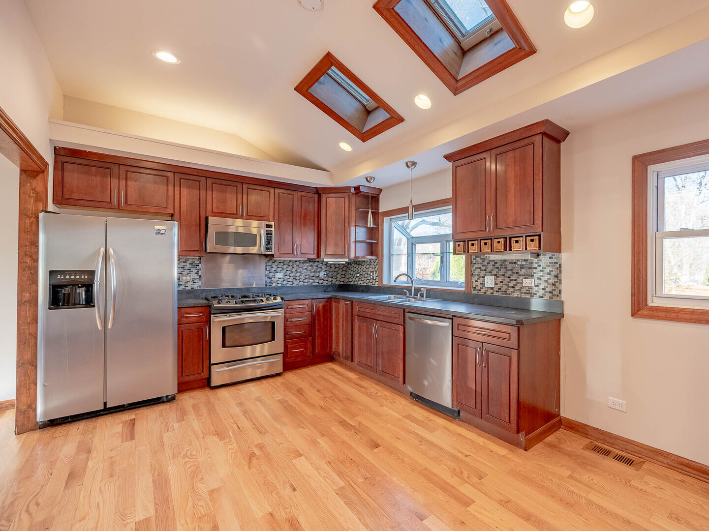 574 Hitchcock Avenue, Lisle, IL 60532