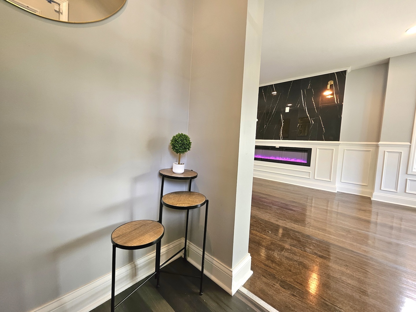 8109 S Marquette Avenue, Chicago, IL 60617