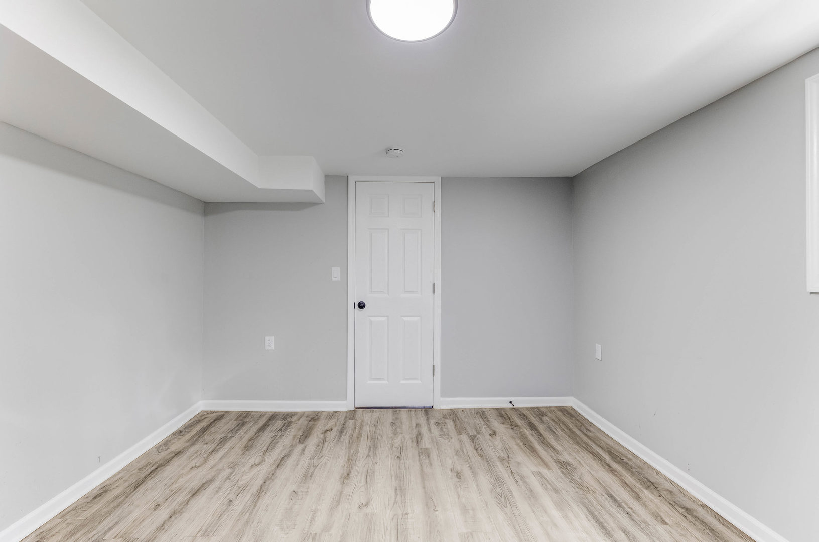 8109 S Marquette Avenue, Chicago, IL 60617