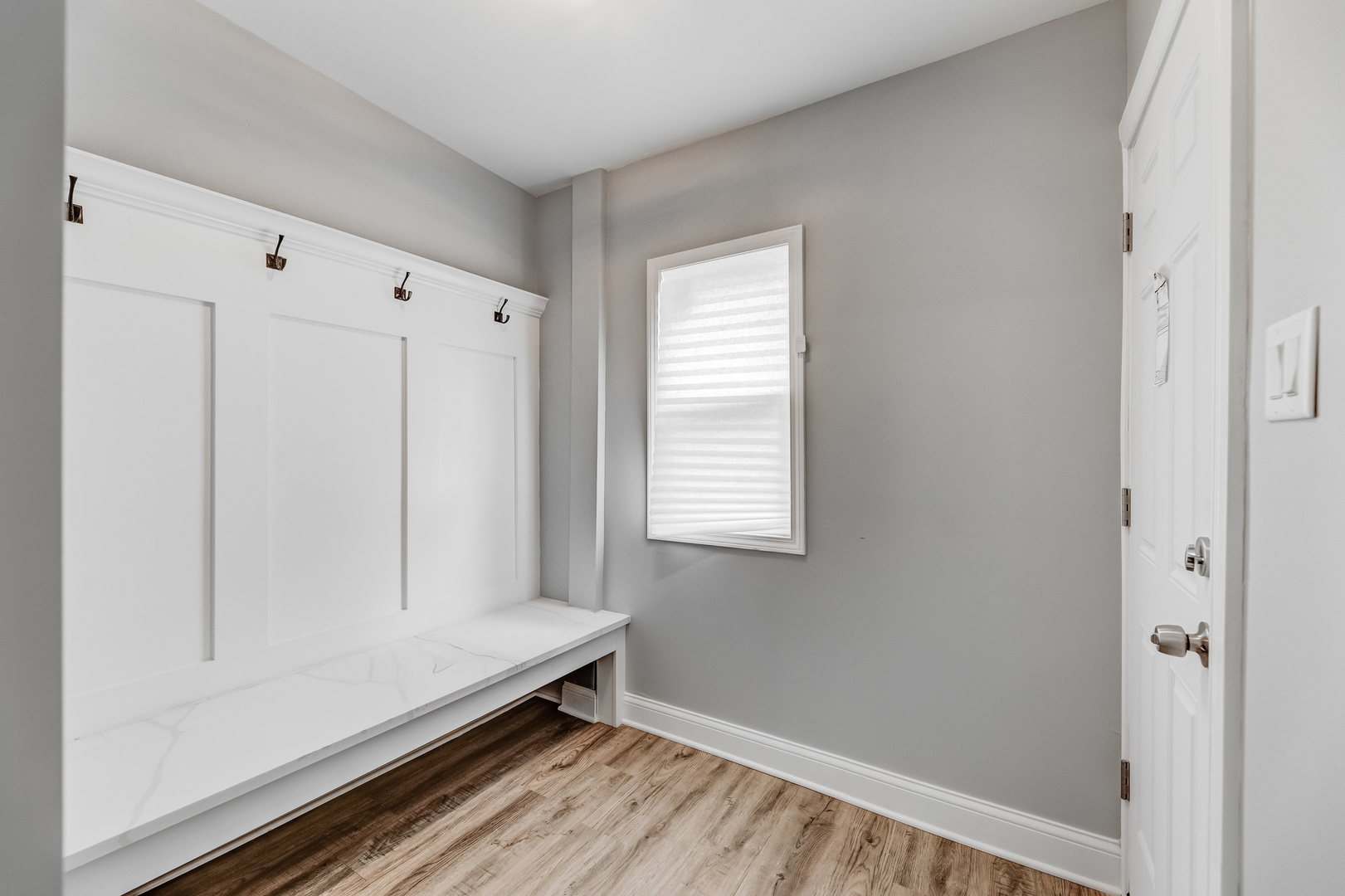 8109 S Marquette Avenue, Chicago, IL 60617