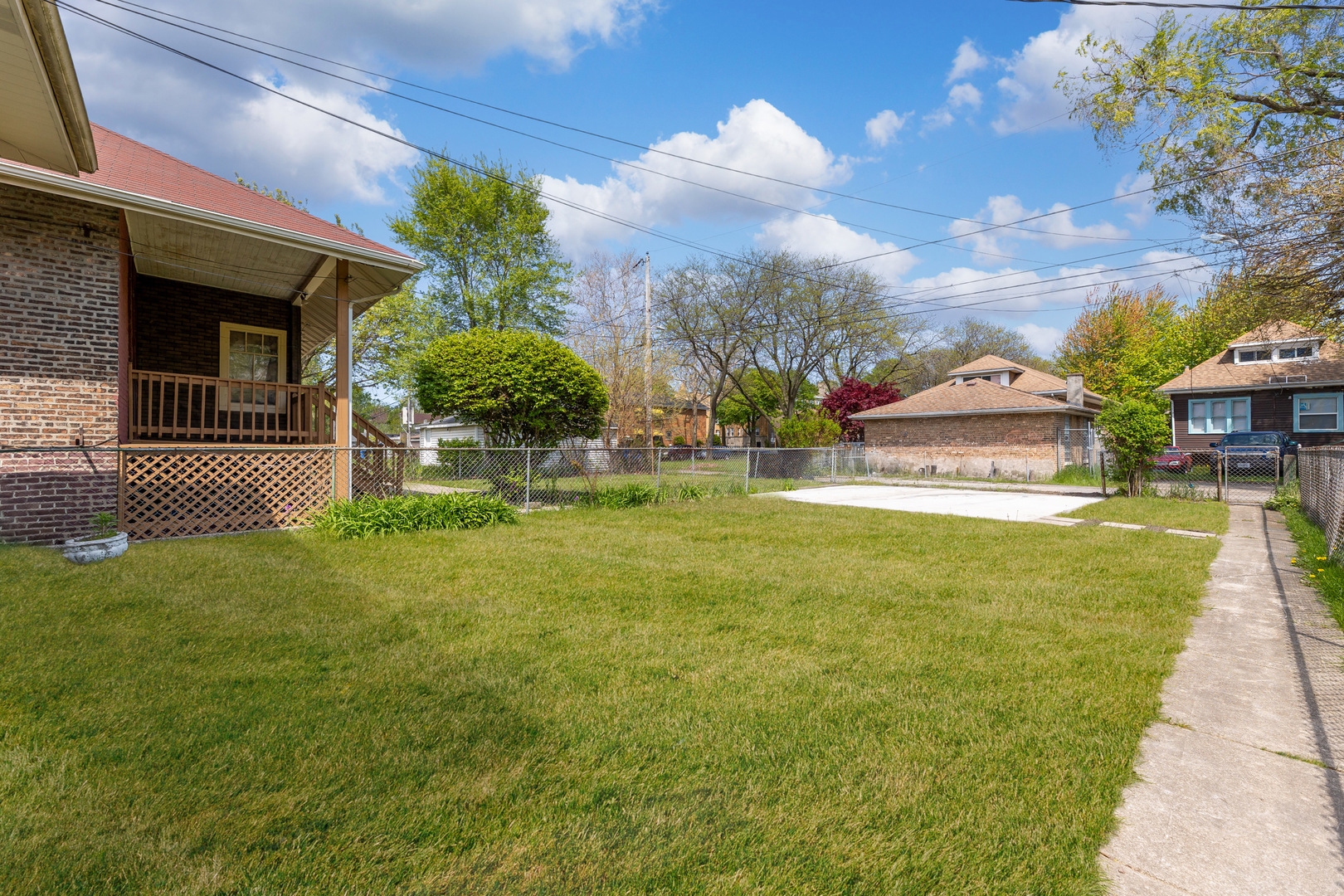 8109 S Marquette Avenue, Chicago, IL 60617