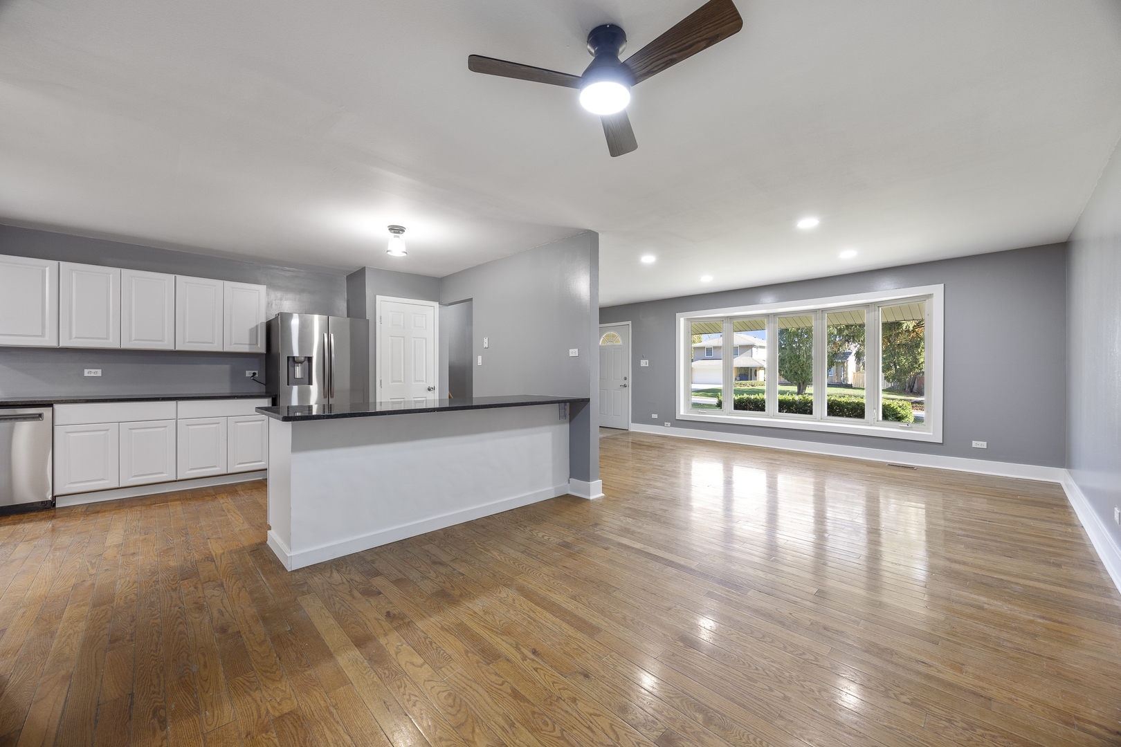 2N238 Highland Avenue, Glen Ellyn, IL 60137