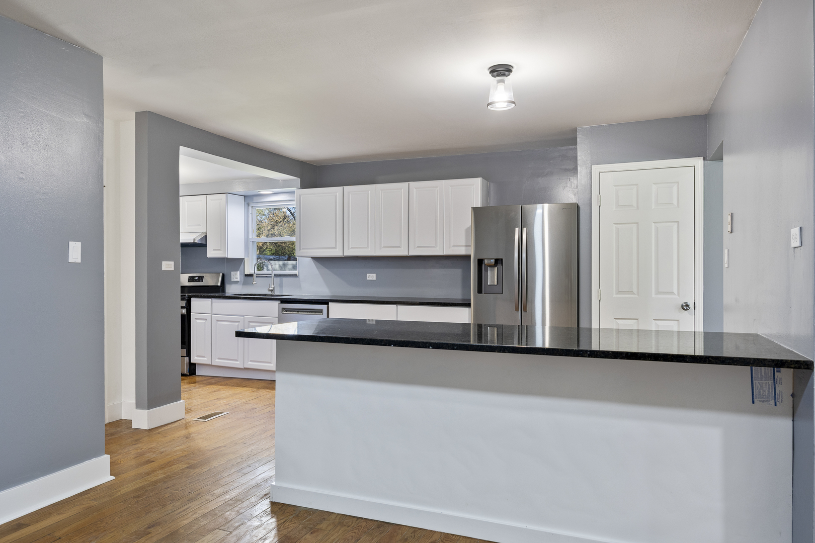 2N238 Highland Avenue, Glen Ellyn, IL 60137