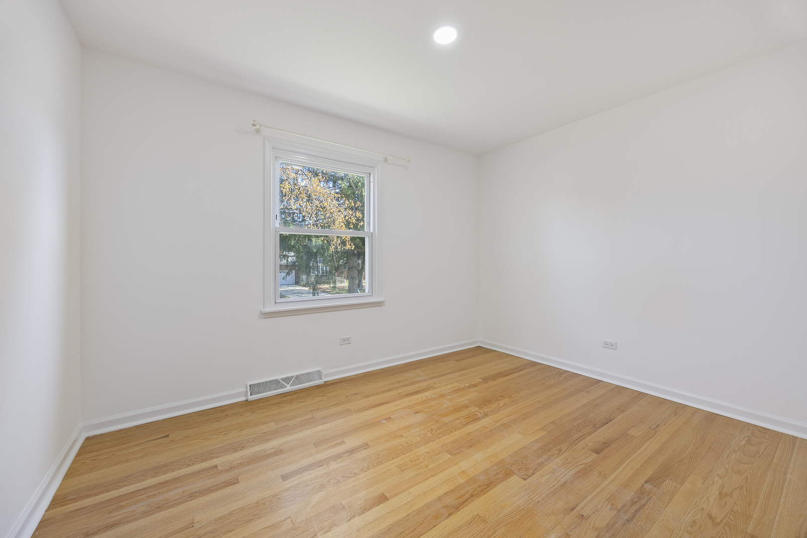 2N238 Highland Avenue, Glen Ellyn, IL 60137