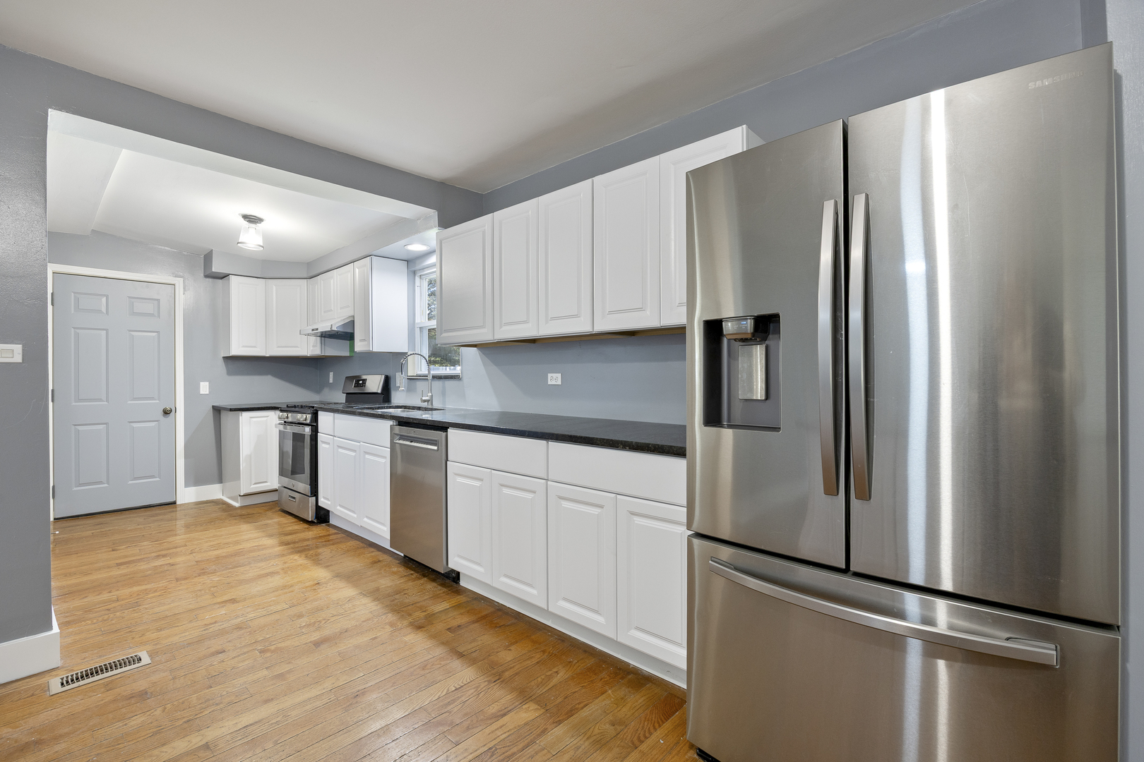 2N238 Highland Avenue, Glen Ellyn, IL 60137