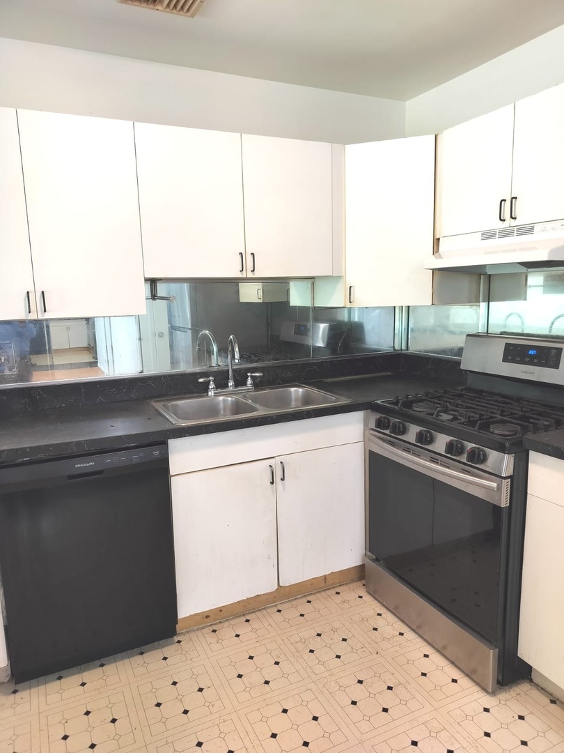 5B Kingery Quarter #107, Willowbrook, IL 60527