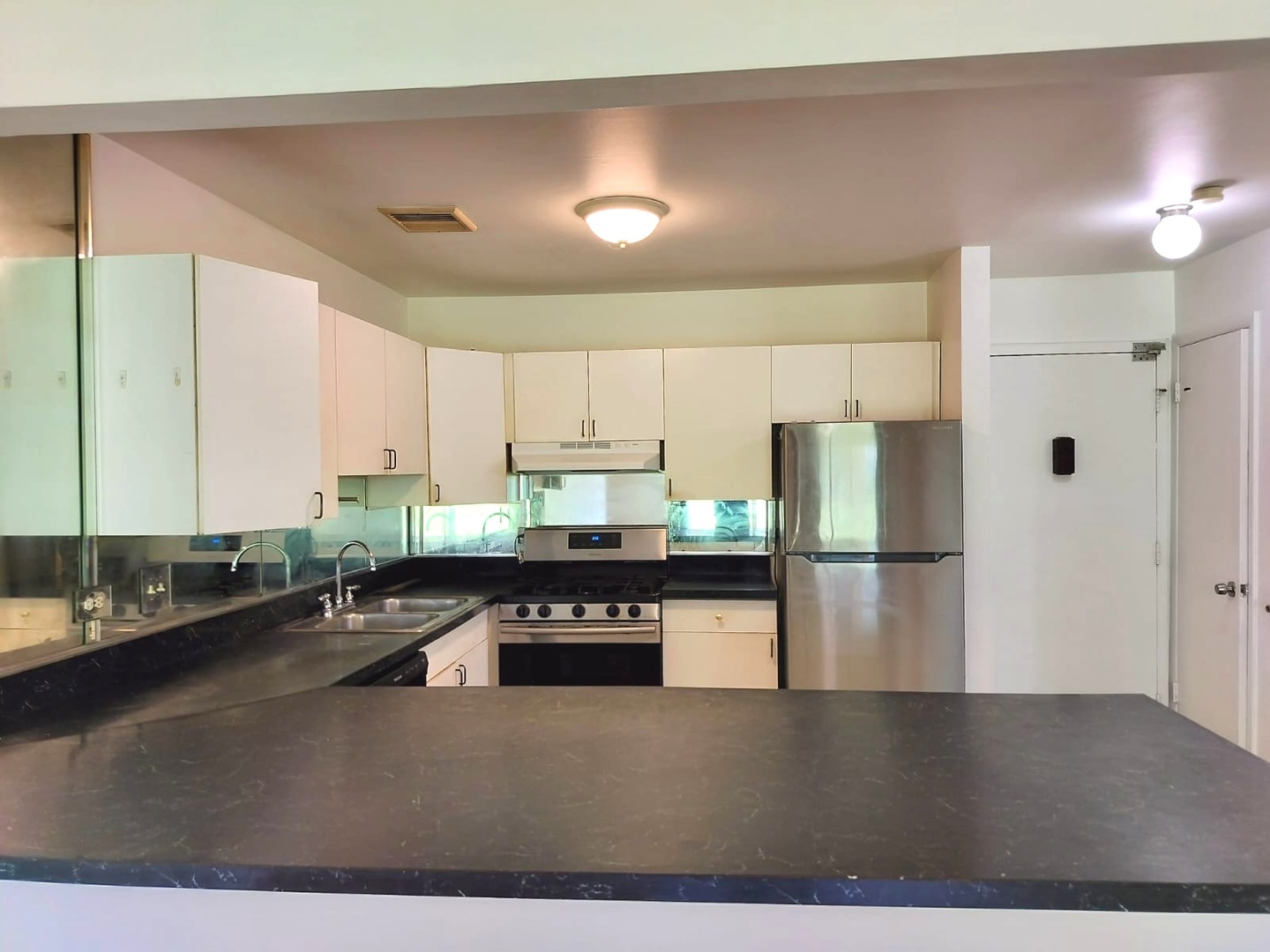 5B Kingery Quarter #107, Willowbrook, IL 60527