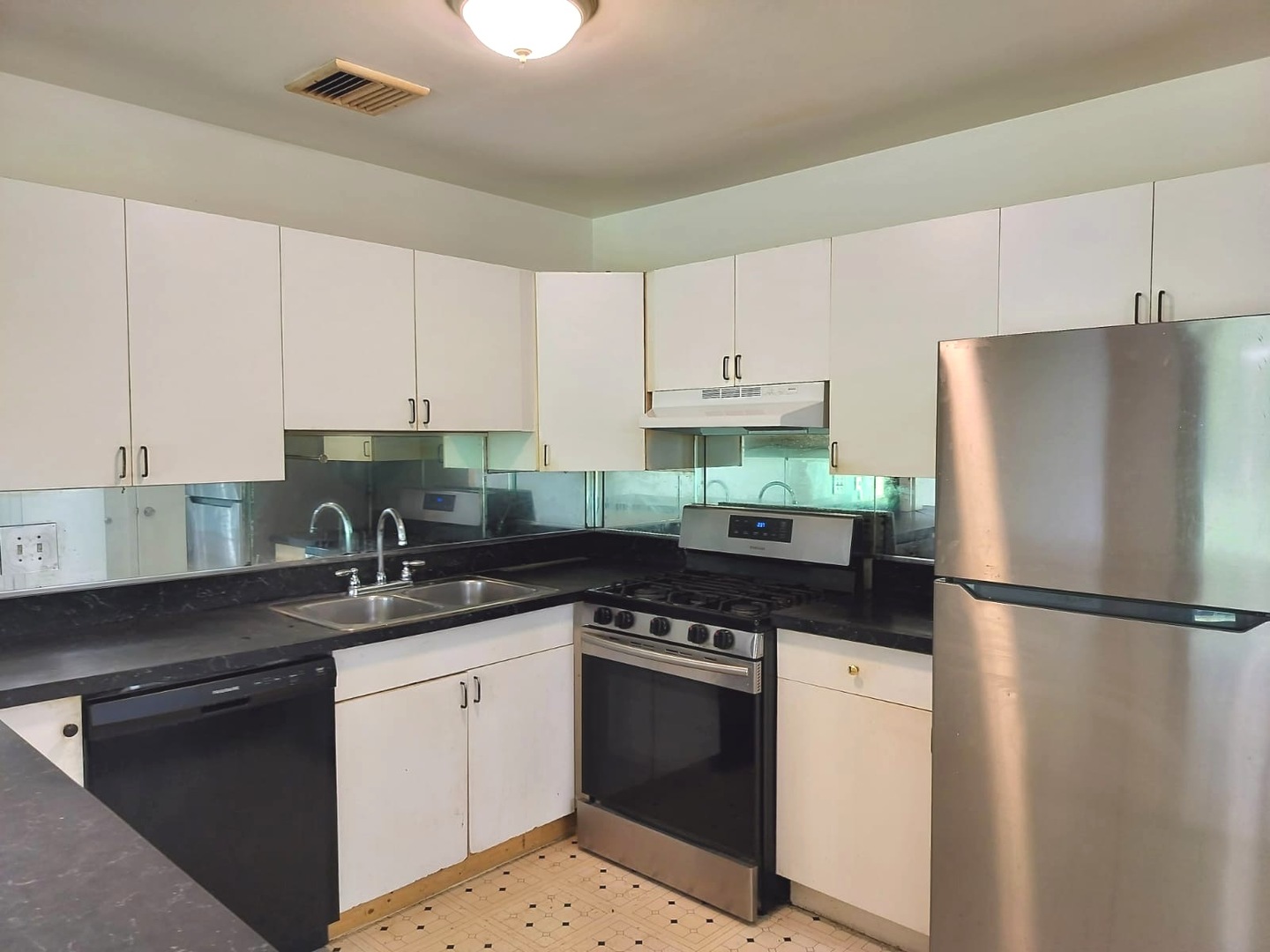 5B Kingery Quarter #107, Willowbrook, IL 60527