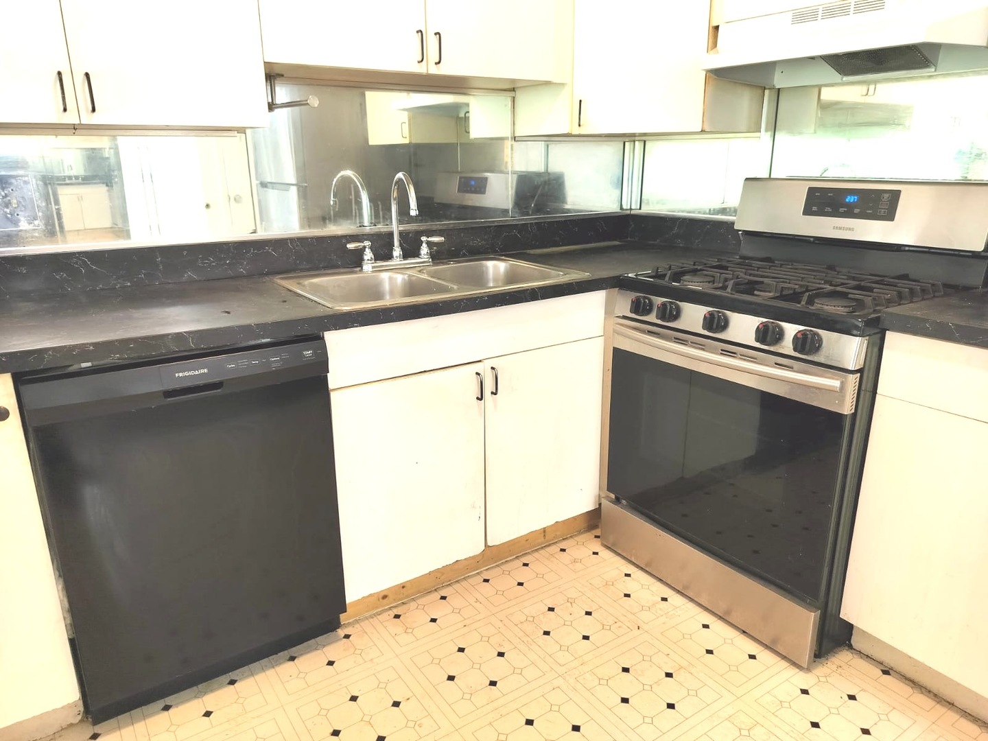 5B Kingery Quarter #107, Willowbrook, IL 60527