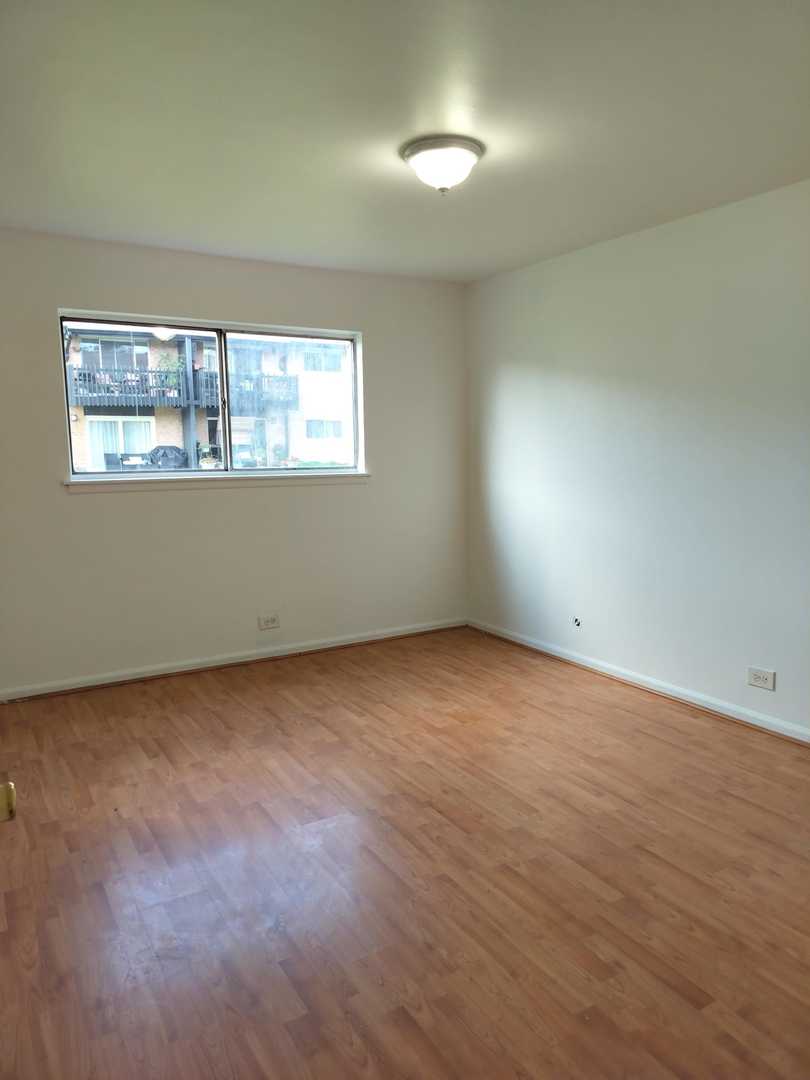 5B Kingery Quarter #107, Willowbrook, IL 60527