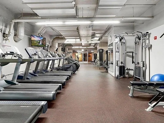 565 W Quincy Street #911, Chicago, IL 60661