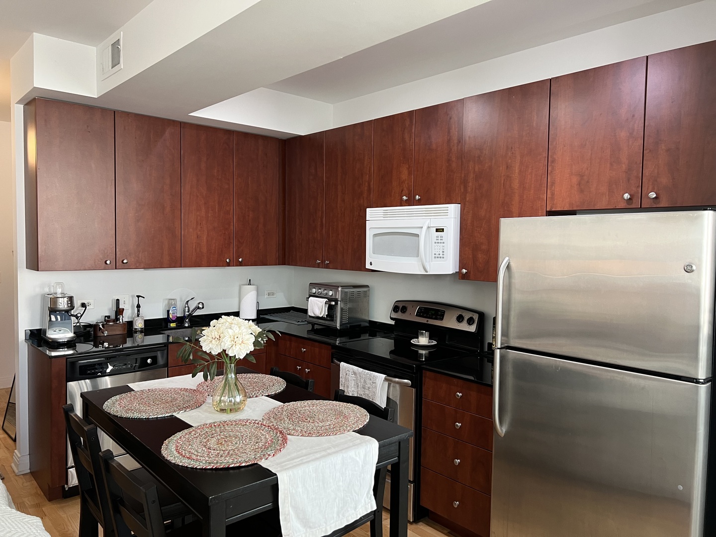 565 W Quincy Street #911, Chicago, IL 60661