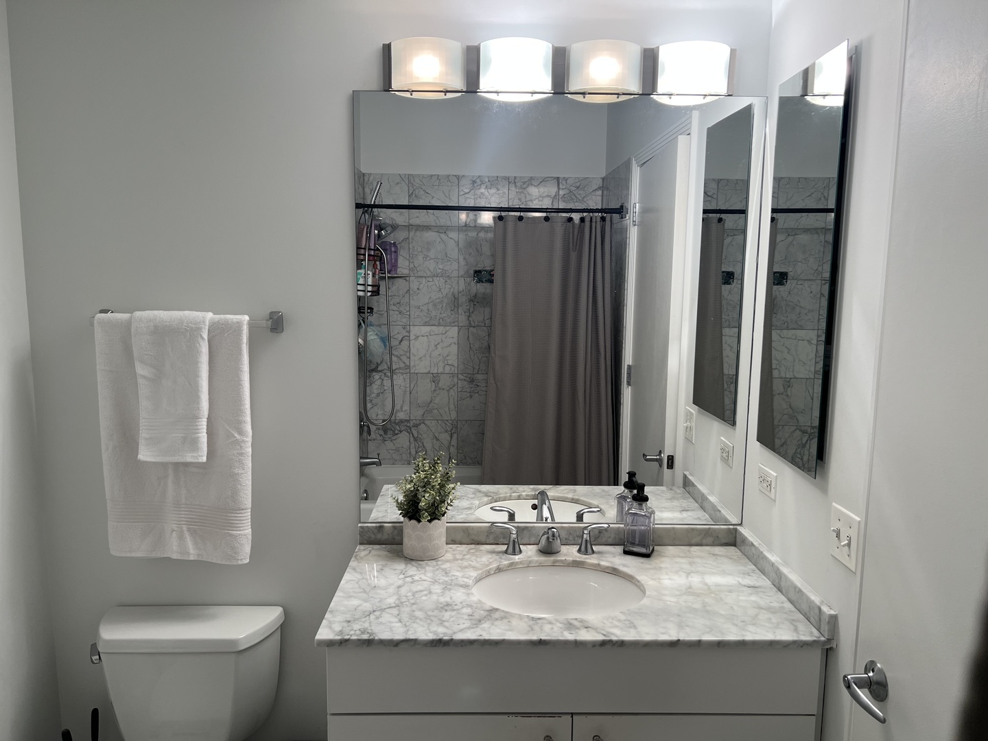 565 W Quincy Street #911, Chicago, IL 60661