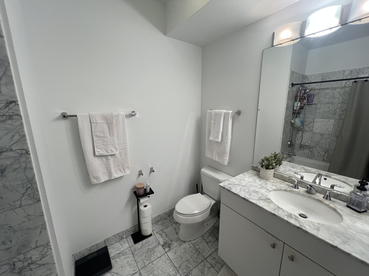 565 W Quincy Street #911, Chicago, IL 60661