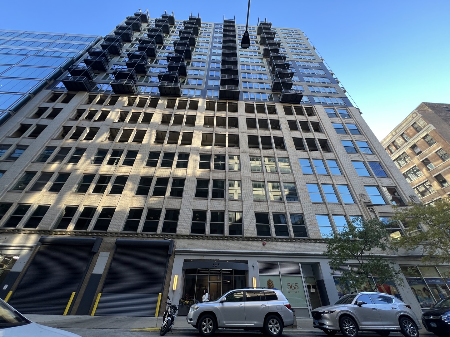 565 W Quincy Street #911, Chicago, IL 60661