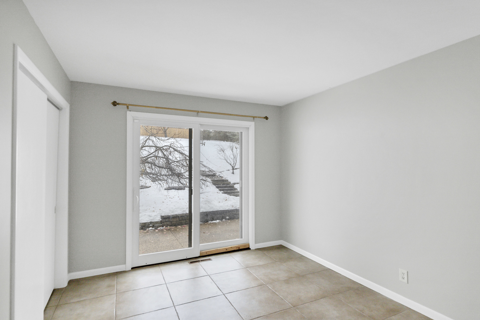 1405 Surrey Lane, Algonquin, IL 60102