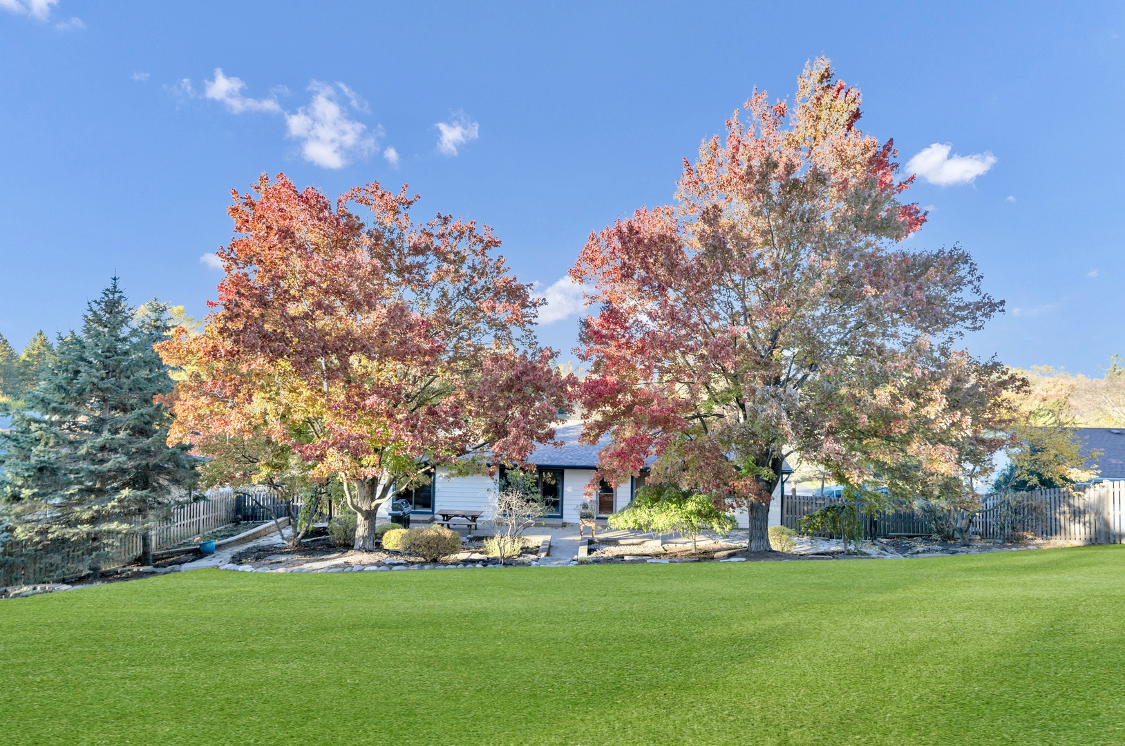 1405 Surrey Lane, Algonquin, IL 60102