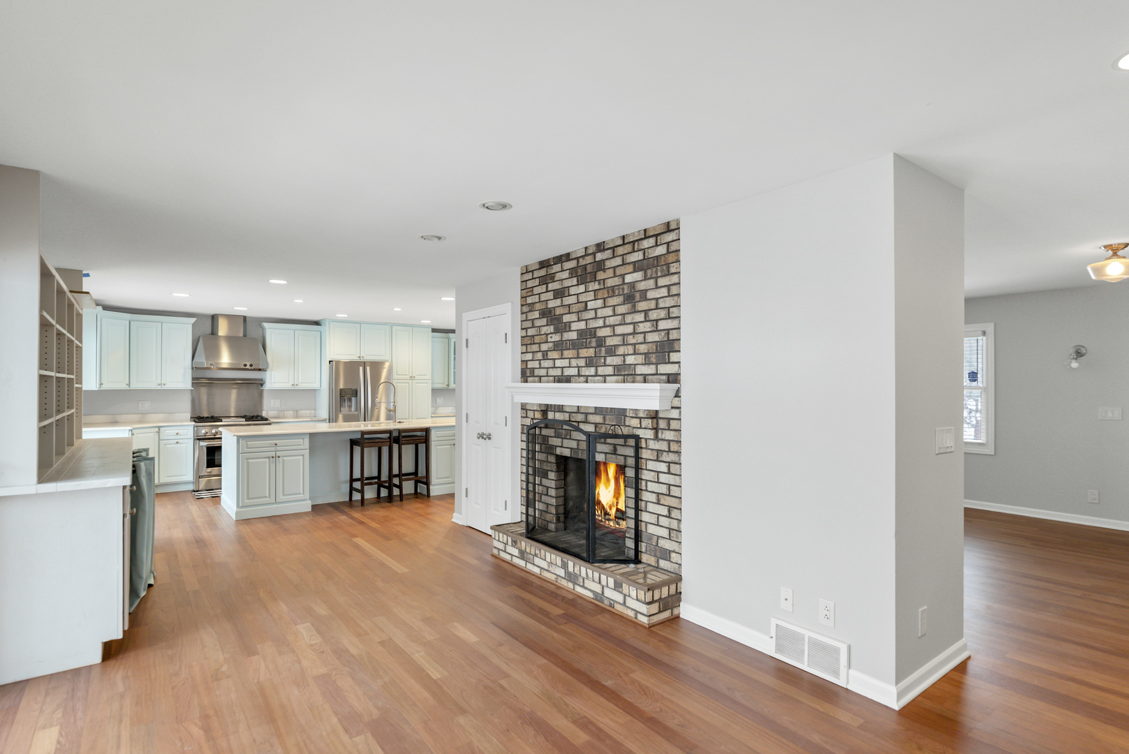 1405 Surrey Lane, Algonquin, IL 60102