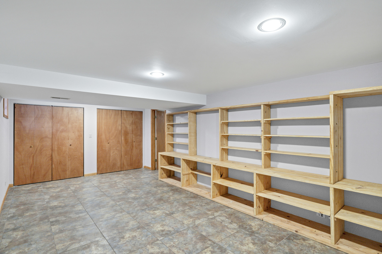 1405 Surrey Lane, Algonquin, IL 60102