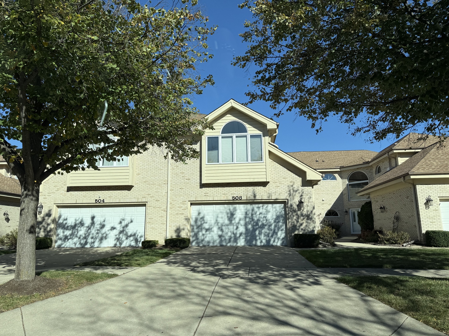 532/544 Fairfield Court, Lombard, IL 60148