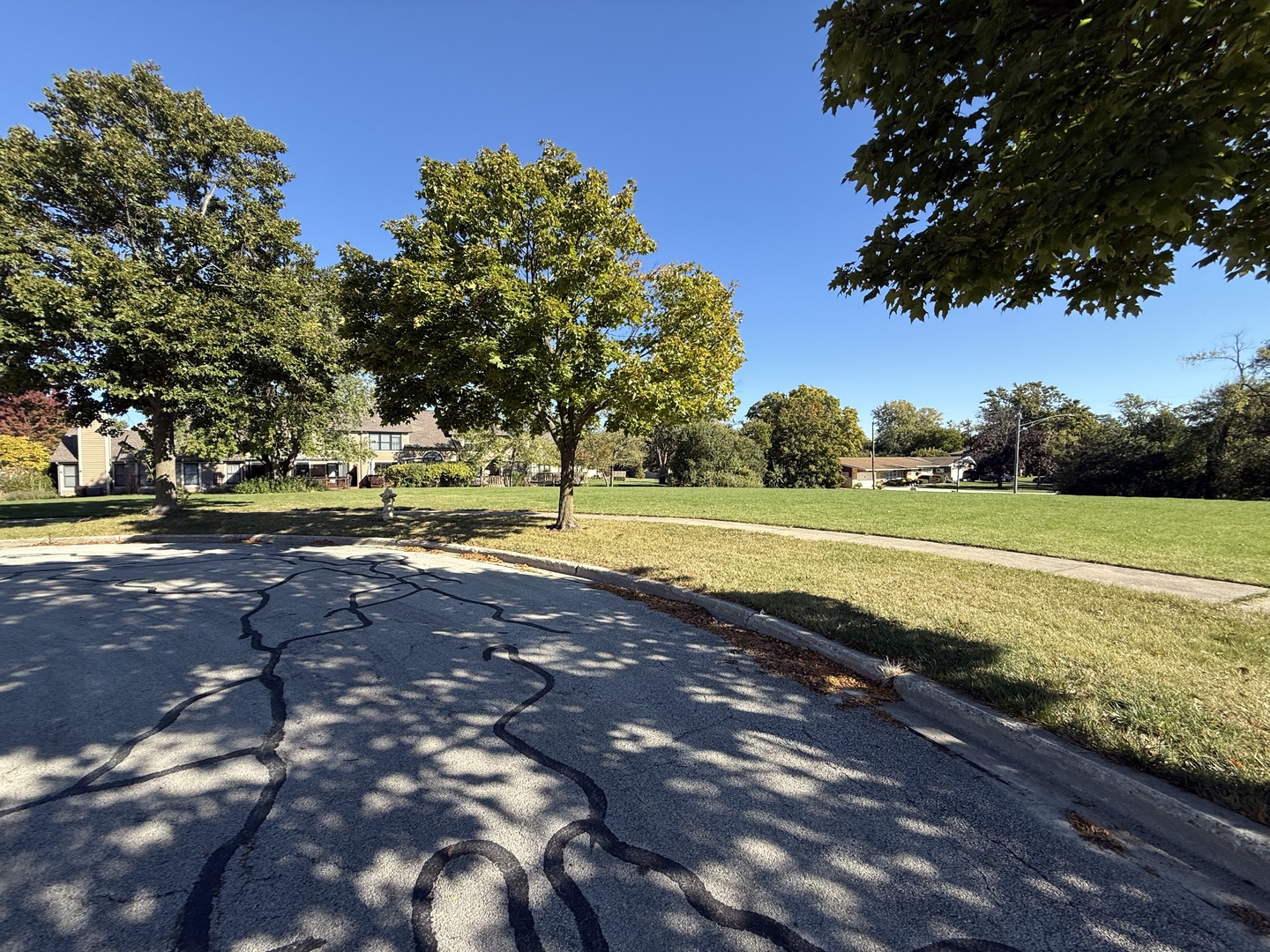 532/544 Fairfield Court, Lombard, IL 60148