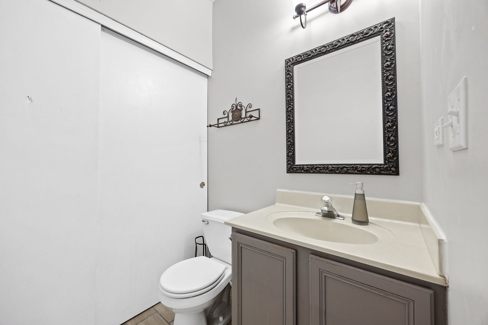 1658 N Fieldstone Drive, Shorewood, IL 60404