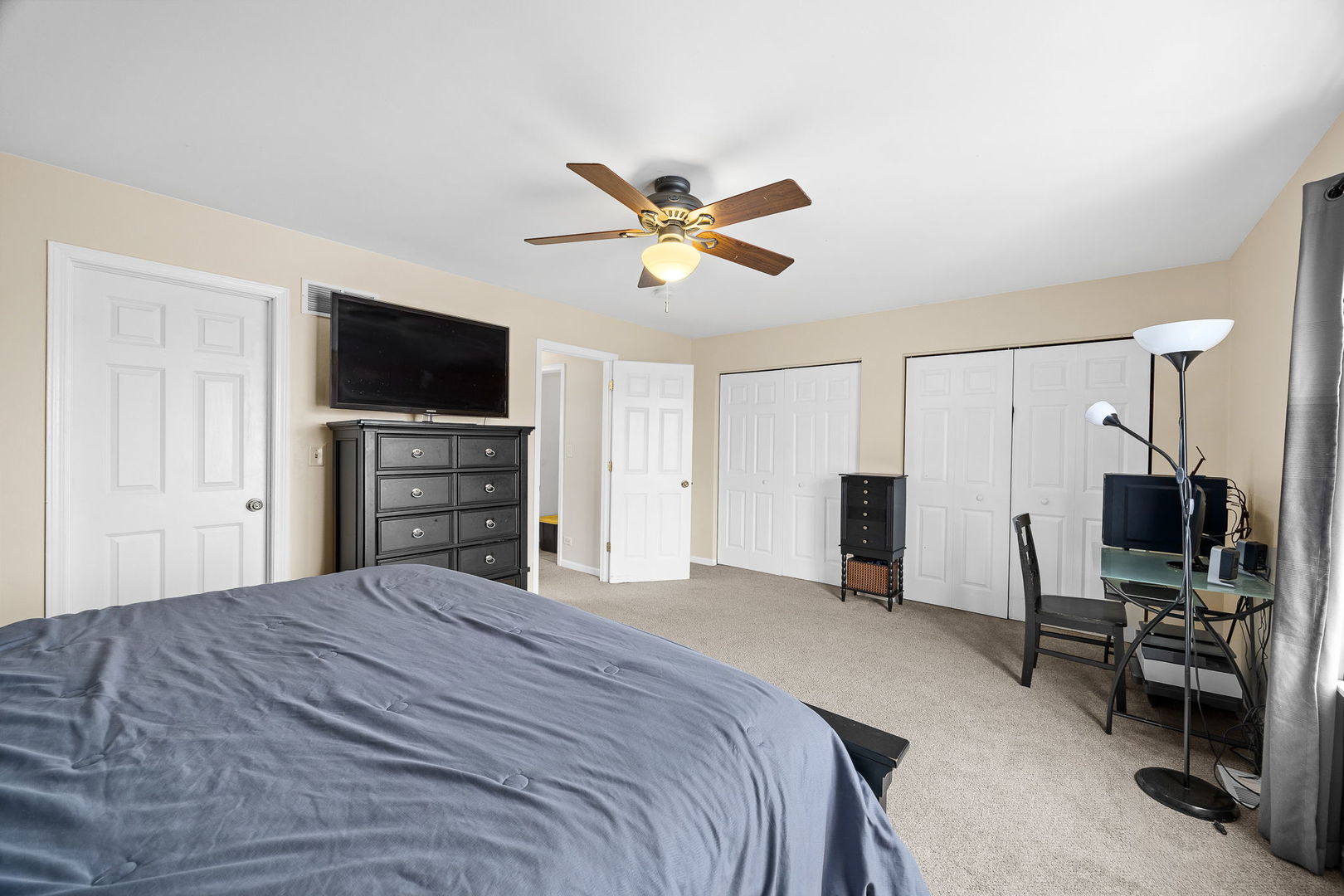 1658 N Fieldstone Drive, Shorewood, IL 60404